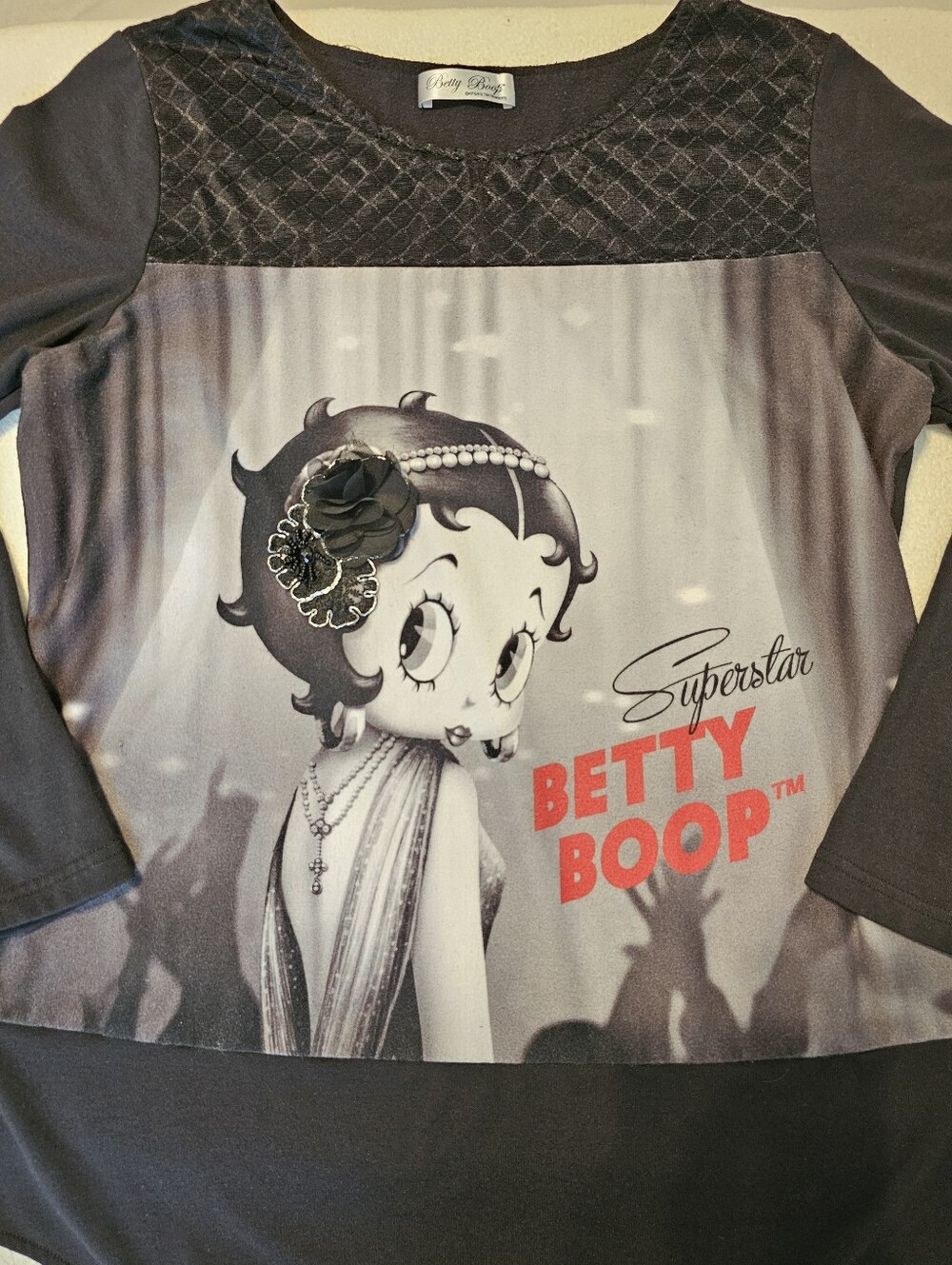 Betty Boop Graphic LS Shirt Textured Yoke 3D Flower Accent Black Top Med? Euc - Picture 12 of 13